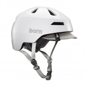 Přejít na produkt Helma Bern Brentwood 2.0 satin white 2019