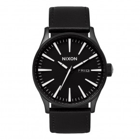 Přejít na produkt Hodinky Nixon Sentry Leather black/white 2018