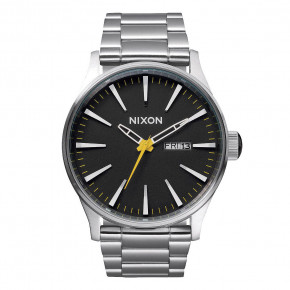 Prejsť na produkt Hodinky Nixon Sentry Ss grand prix 2019
