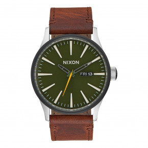 Přejít na produkt Hodinky Nixon Sentry Leather surplus/brown 2017