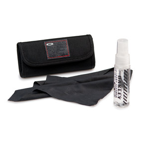 Prejsť na produkt Oakley Lens Cleaning Kit 2017