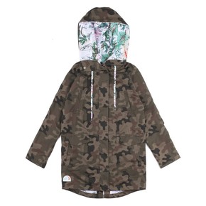 Přejít na produkt Street bunda Femi Stories Paloma camo 2017